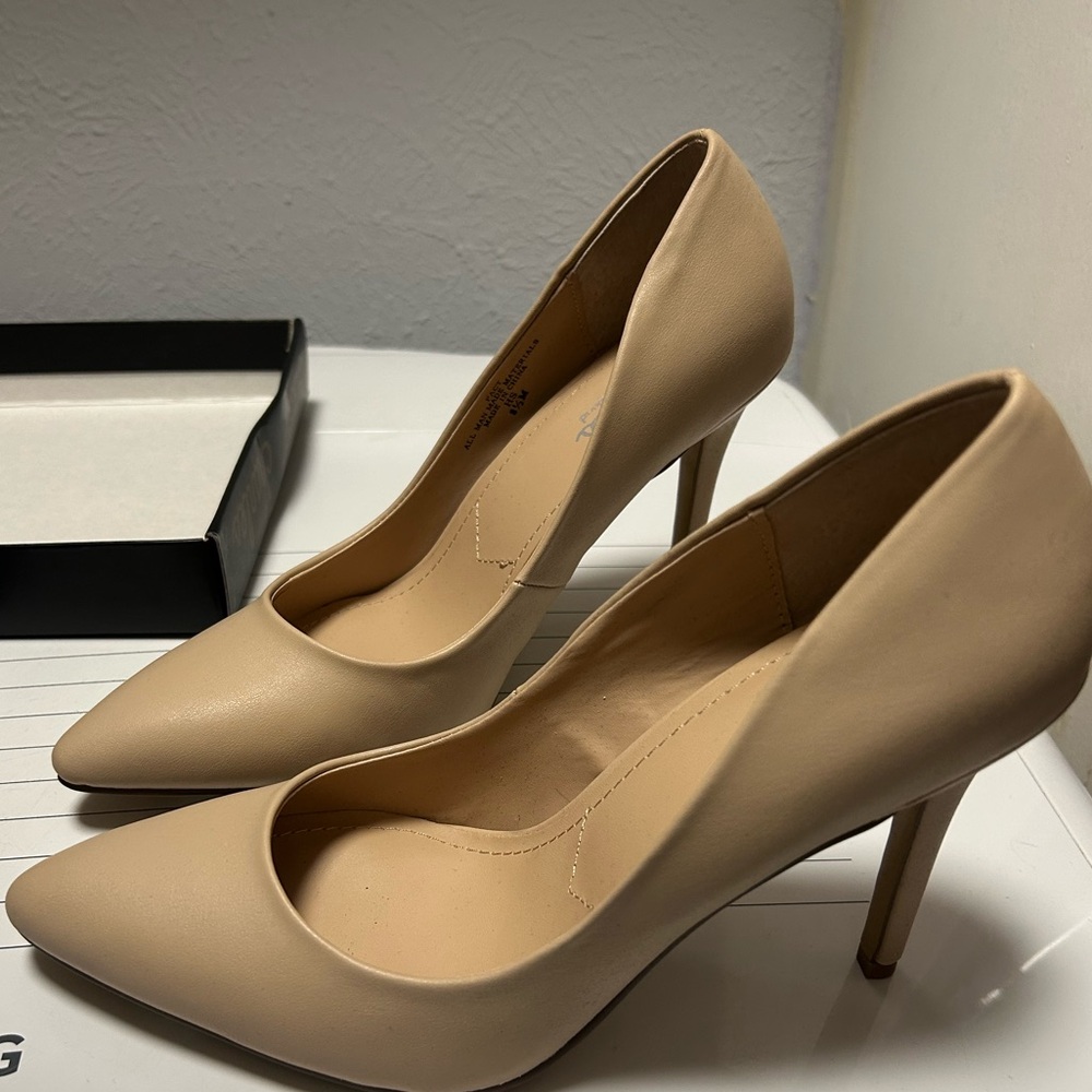 Charles by Charles Davis Nude Heels